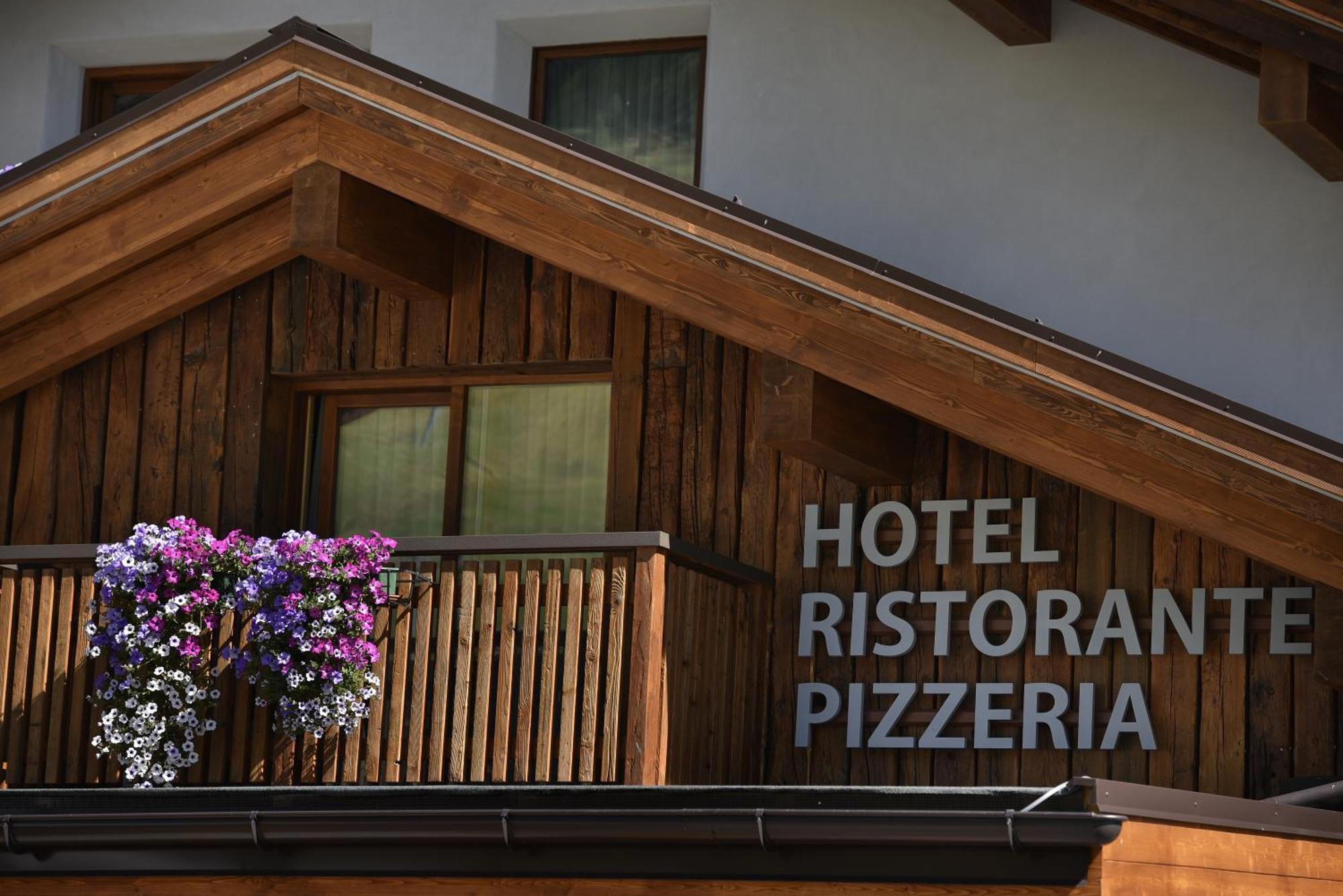Hotel Galli'S - Centro Livigno Exterior photo